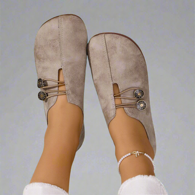 Damskie wsuwane buty – stylowa wygoda z unikalnym detalem