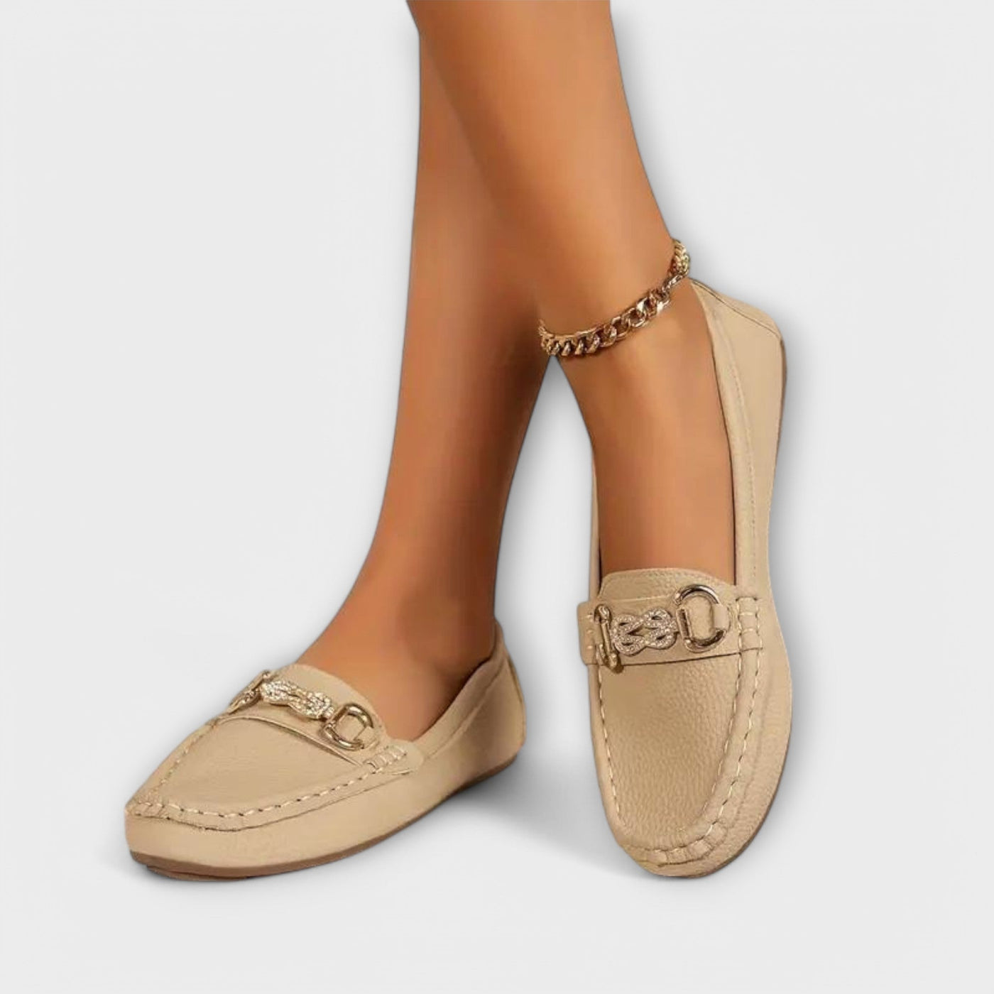 Beżowe damskie loafers z ozdobnym detalem – elegancja i komfort na co dzień