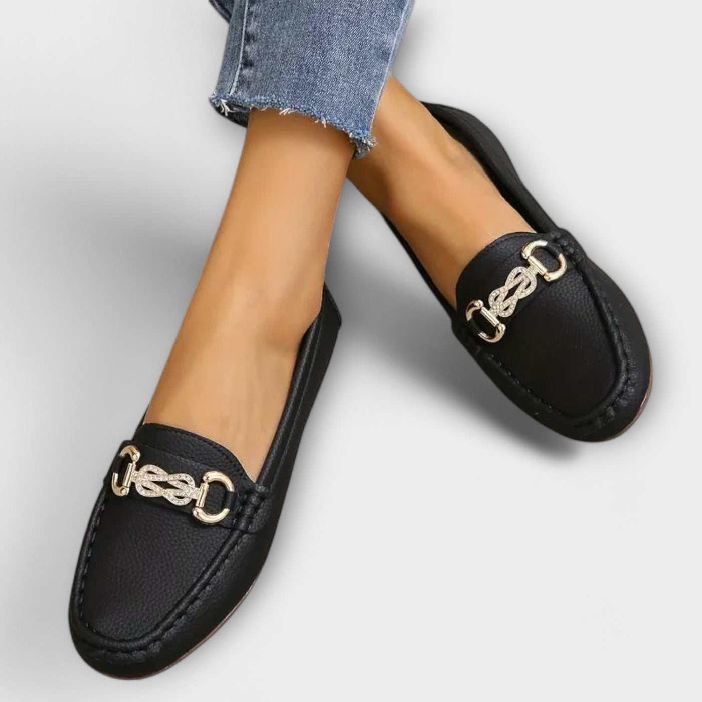 Beżowe damskie loafers z ozdobnym detalem – elegancja i komfort na co dzień