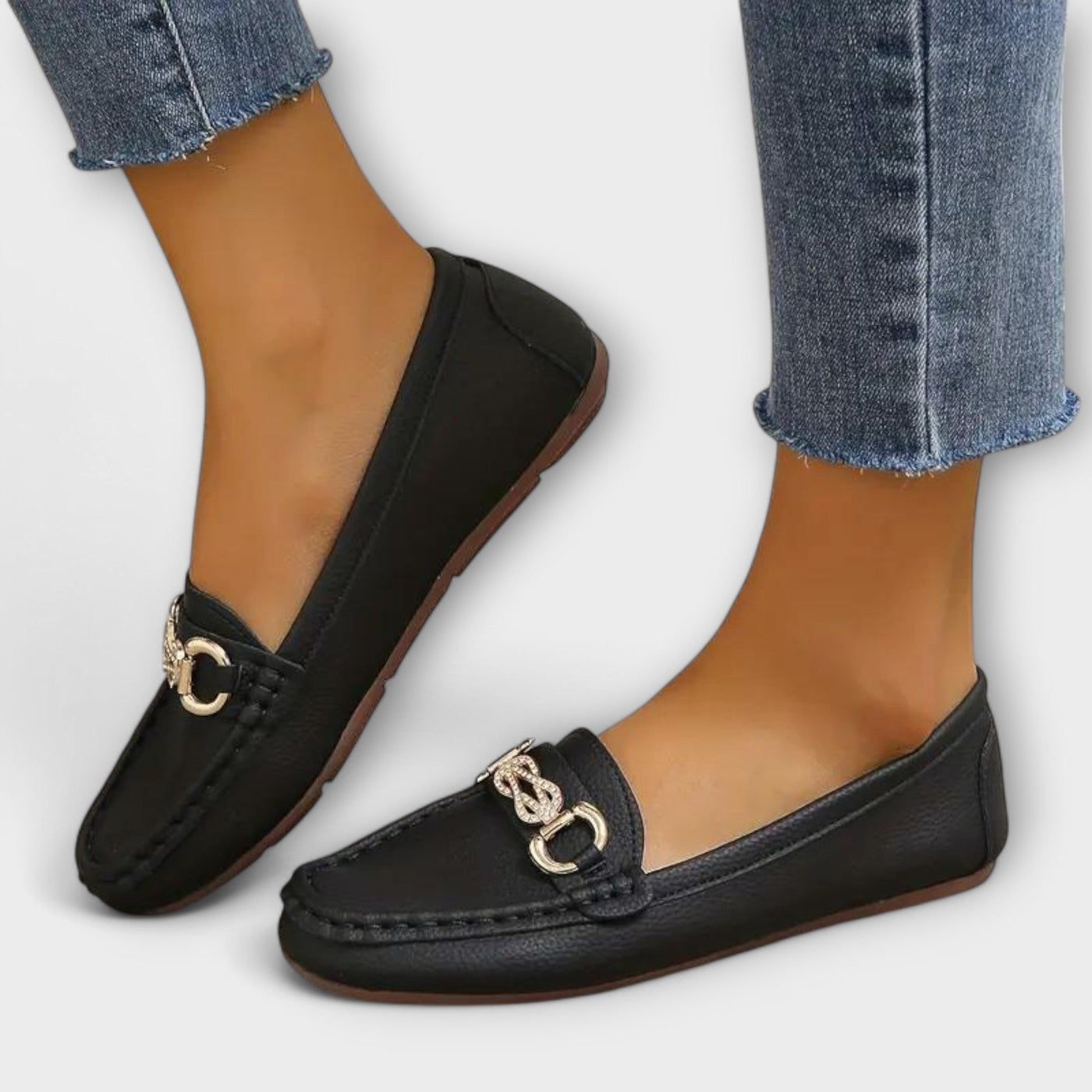 Beżowe damskie loafers z ozdobnym detalem – elegancja i komfort na co dzień