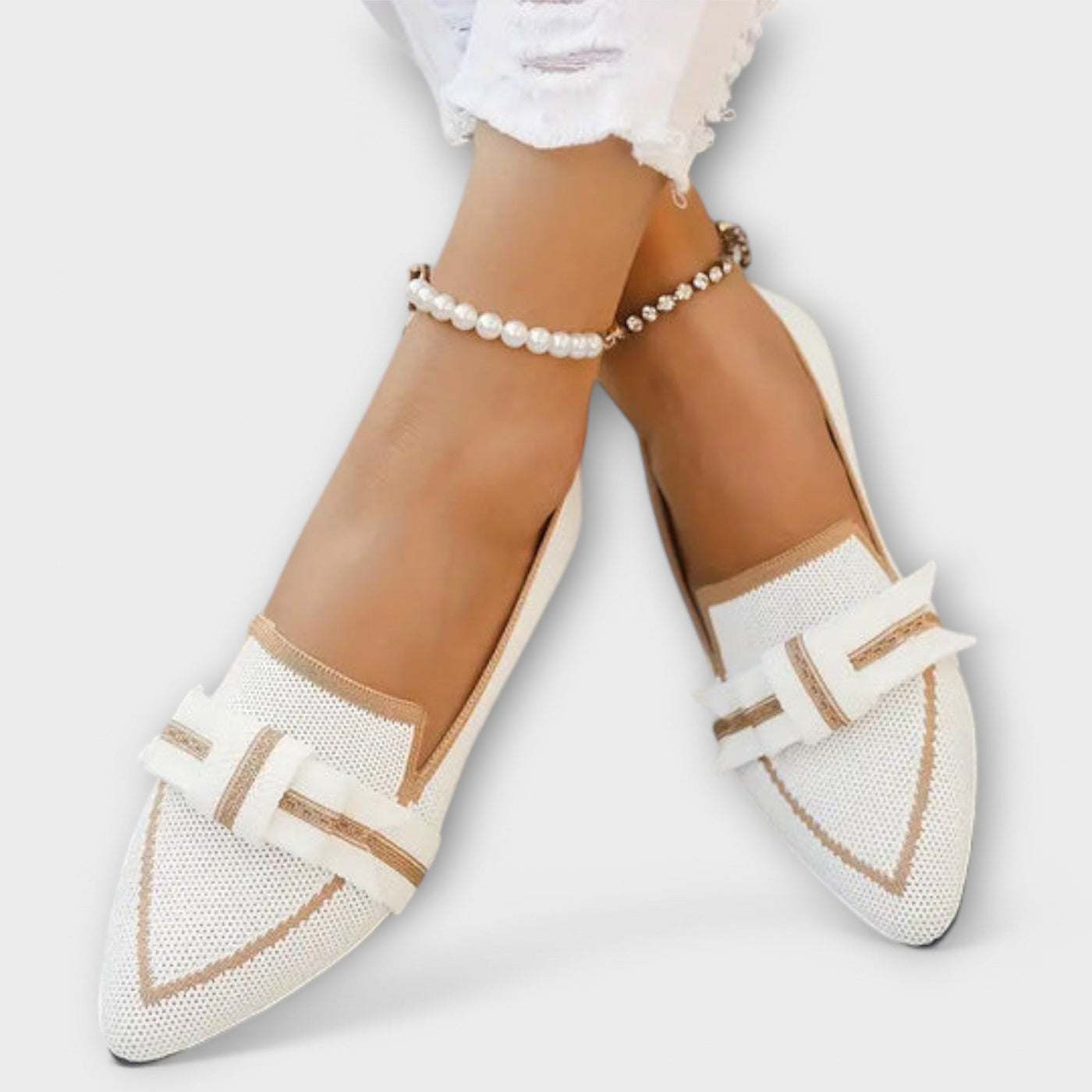 Damskie mokasyny – klasyczna czerń z nutą elegancji
