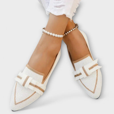 Damskie mokasyny – klasyczna czerń z nutą elegancji