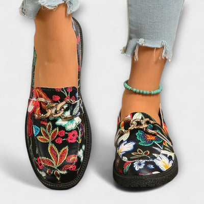 Wielokolorowe loafersy we wzór kwiatowy