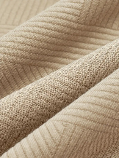 Męski sweter z kołnierzem – elegancja i wygoda w chłodniejsze dni