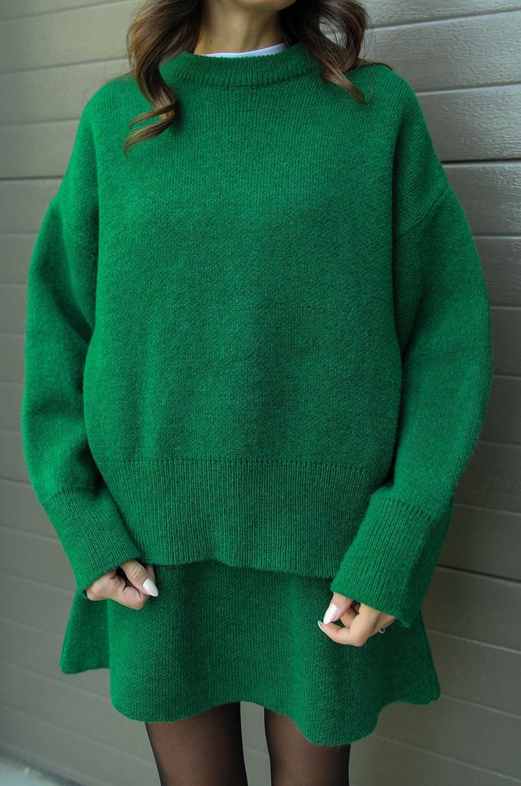 Komplet Damski – Elegancki Sweter i Spódnica w Dzianinowym Stylu