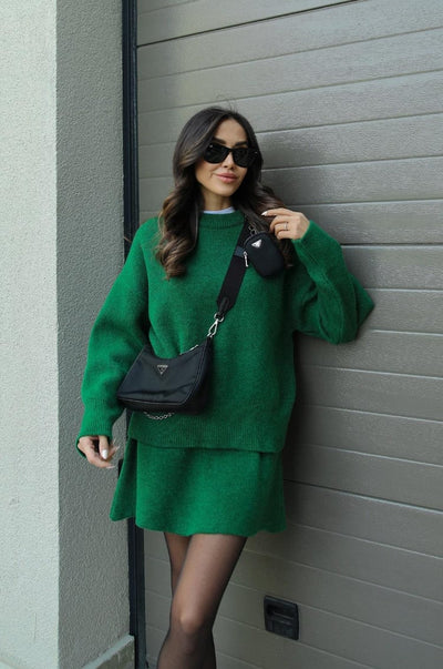 Komplet Damski – Elegancki Sweter i Spódnica w Dzianinowym Stylu
